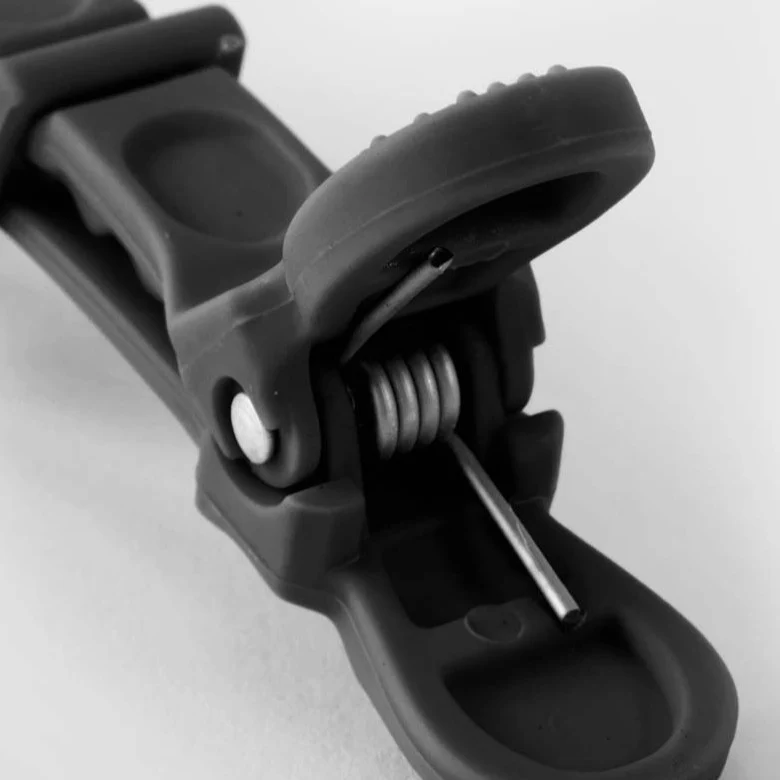 Black Sectioning Clips - Image 3